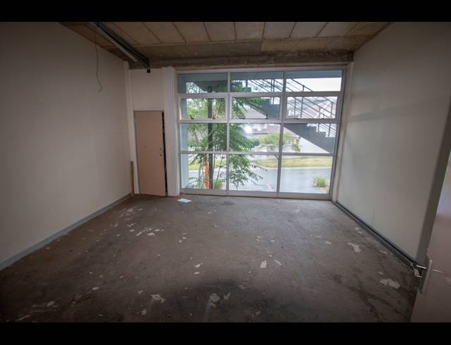 1,596M² OFFICE TO LET IN PARKMORE